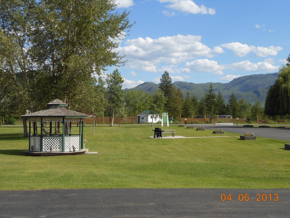 Motel Mountain Springs & Rv Park 3*